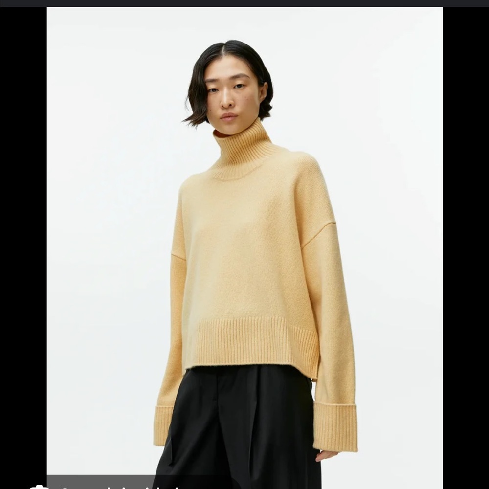 Arket Women's Turtleneck Sweater in Pale Yellow
